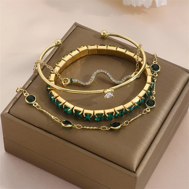 Conjunto de 4 pulseiras de cobra com strass verde