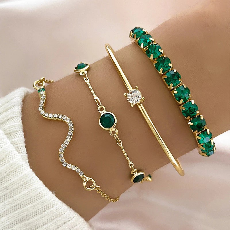 Conjunto de 4 pulseiras de cobra com strass verde